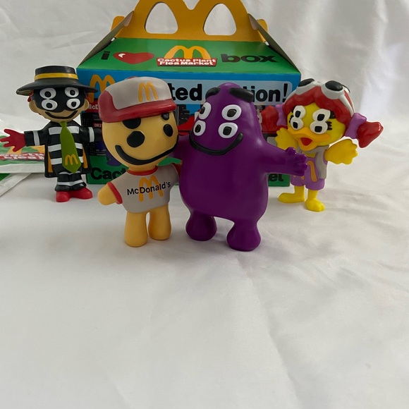 CPFM McDonalds Happy Meal Friends - Picture 9 of 14